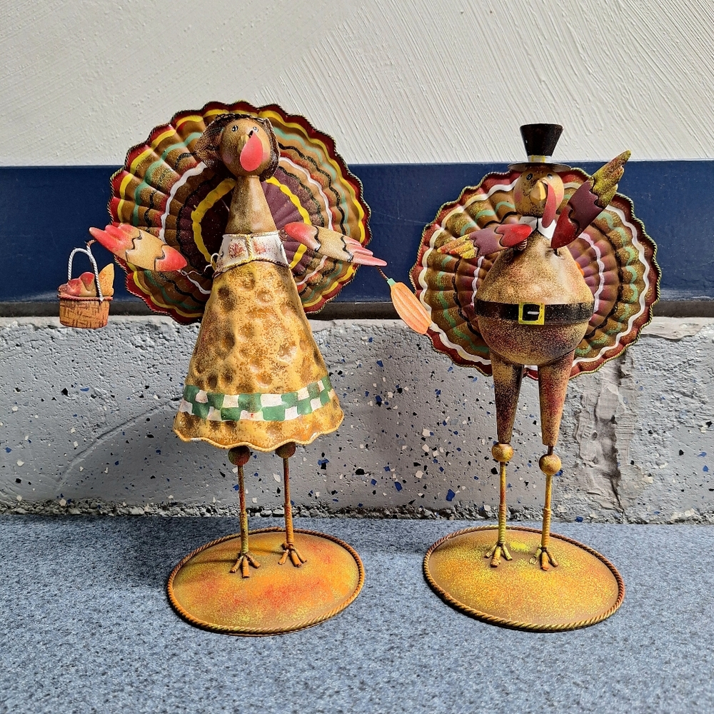 Wal-Mart Thanksgiving Mrs. & Mr. Turkey, Metal free standing #DK-1432, NWT